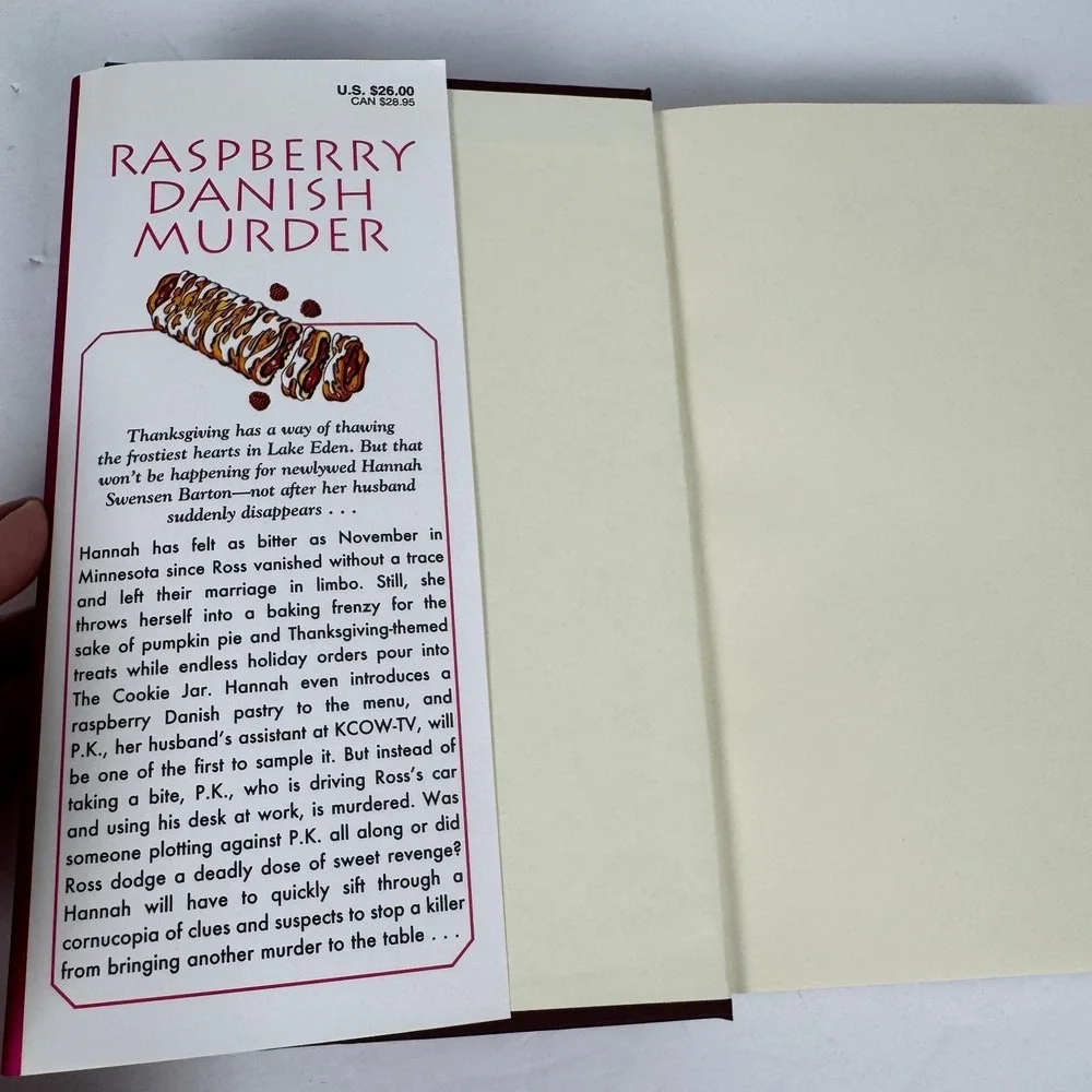 Raspberry Danish Murder Joanne Fluke 2018 First Hardcover‎ Edition Mystery